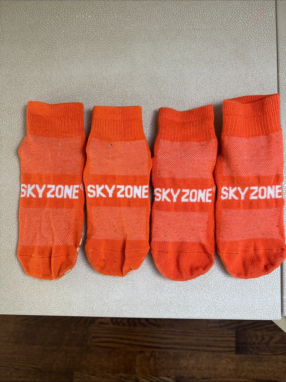 2 sets- Skyzone grippy socks